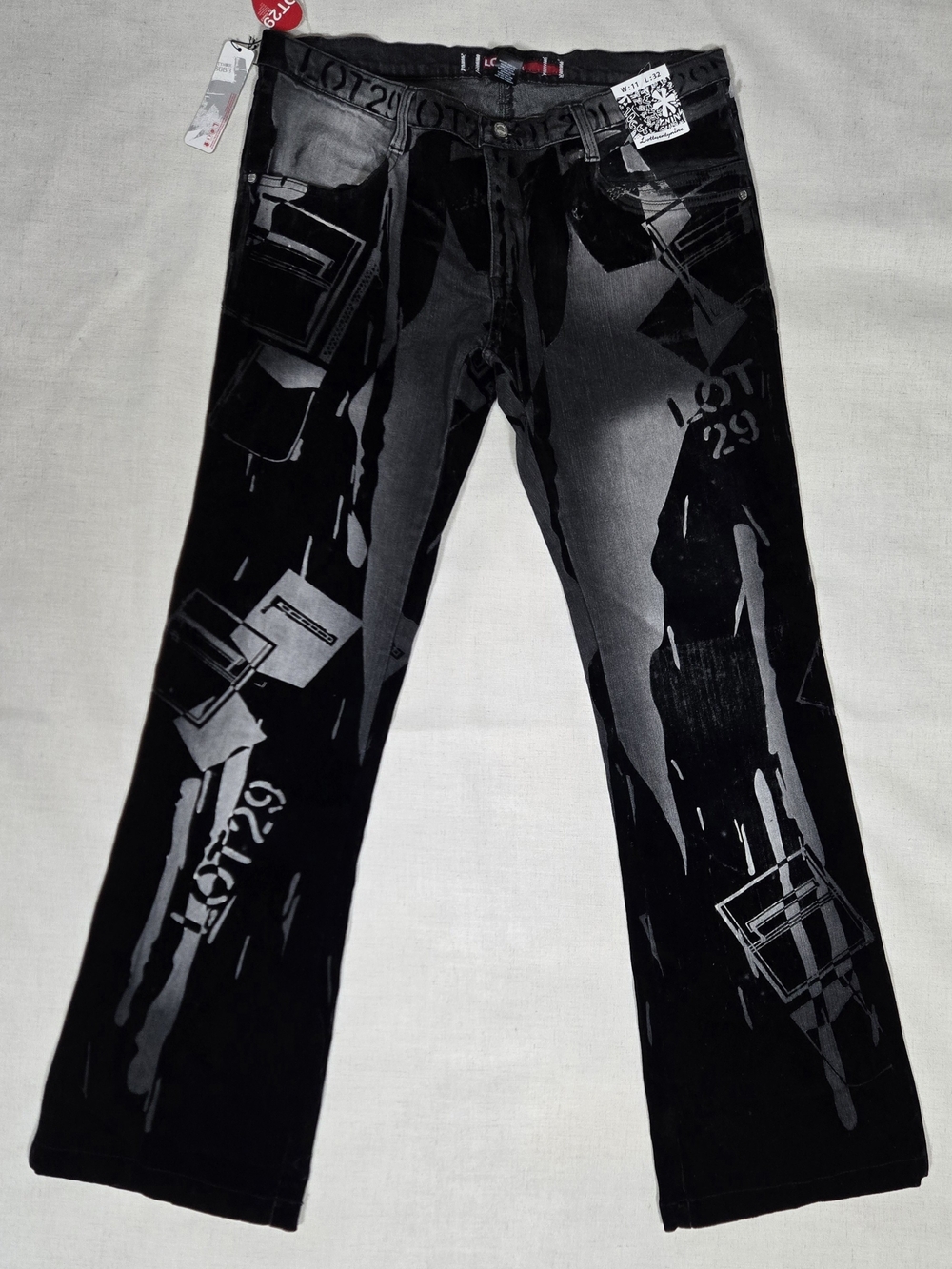 Vintage Women's L0T29 Y2K Graphic Jeans – New With Tags – Rare Statement Denim